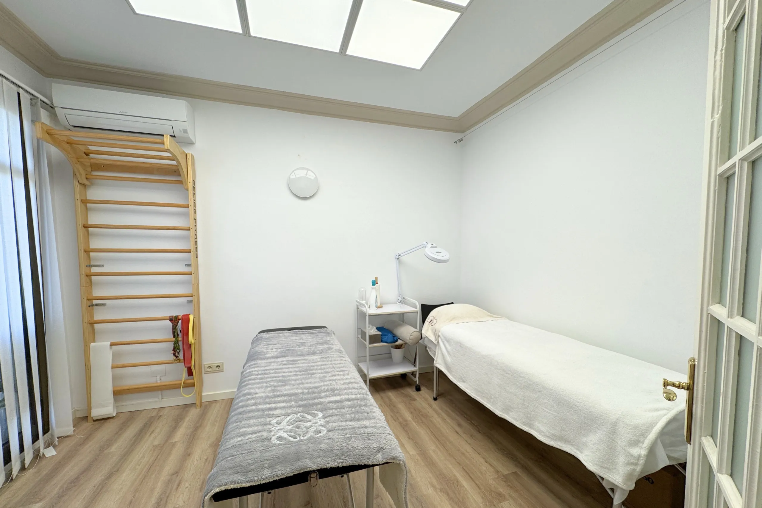 Aesthetics Center and Physiotherapy Clinic in L'Antiga Esquerra de l'Eixample, Barcelona
