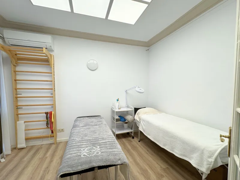Aesthetics Center and Physiotherapy Clinic in L'Antiga Esquerra de l'Eixample, Barcelona