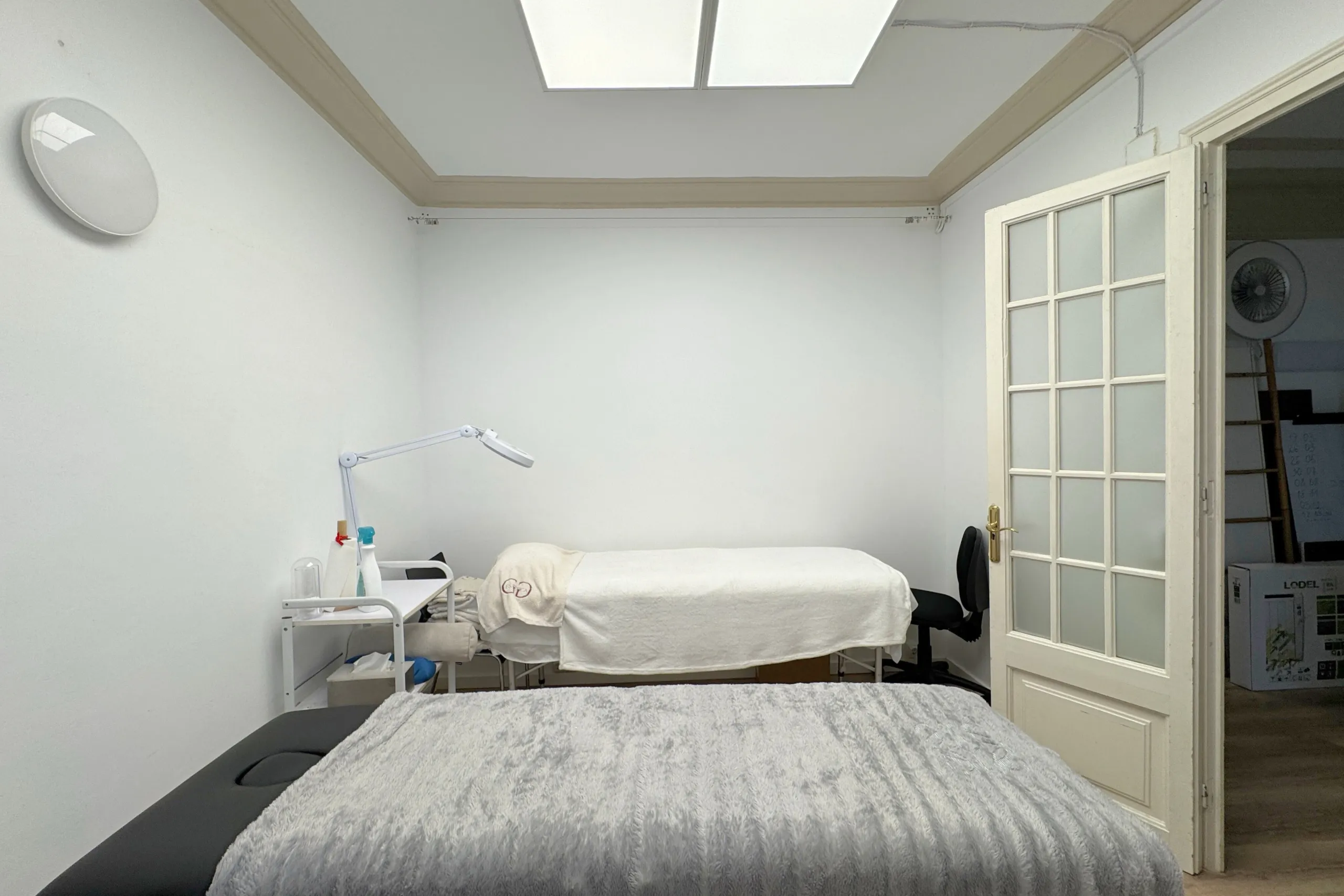 Aesthetics Center and Physiotherapy Clinic in L'Antiga Esquerra de l'Eixample, Barcelona
