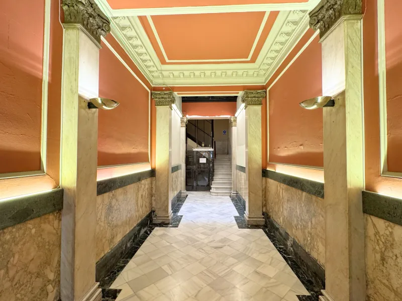 Aesthetics Center and Physiotherapy Clinic in L'Antiga Esquerra de l'Eixample, Barcelona