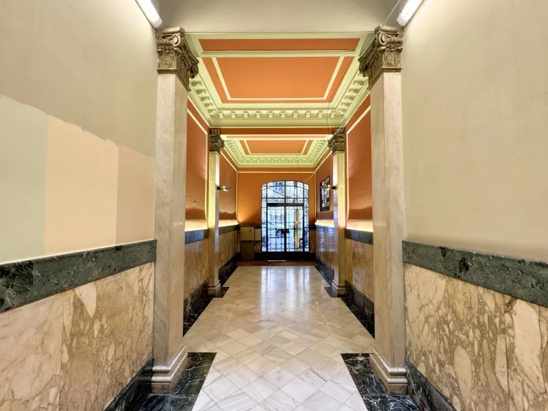 Aesthetics Center and Physiotherapy Clinic in L'Antiga Esquerra de l'Eixample, Barcelona