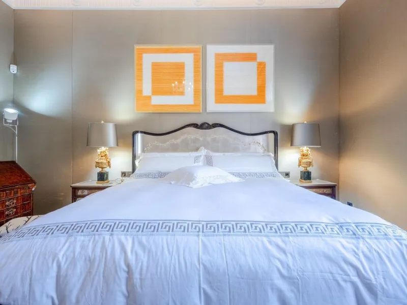 A True Work of Art: An Exclusive Designer Apartment with Outstanding Details and an Antique Collection in Sant Gervasi, Barcelona