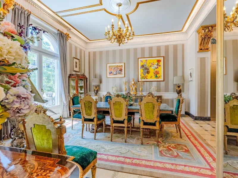 A True Work of Art: An Exclusive Designer Apartment with Outstanding Details and an Antique Collection in Sant Gervasi, Barcelona