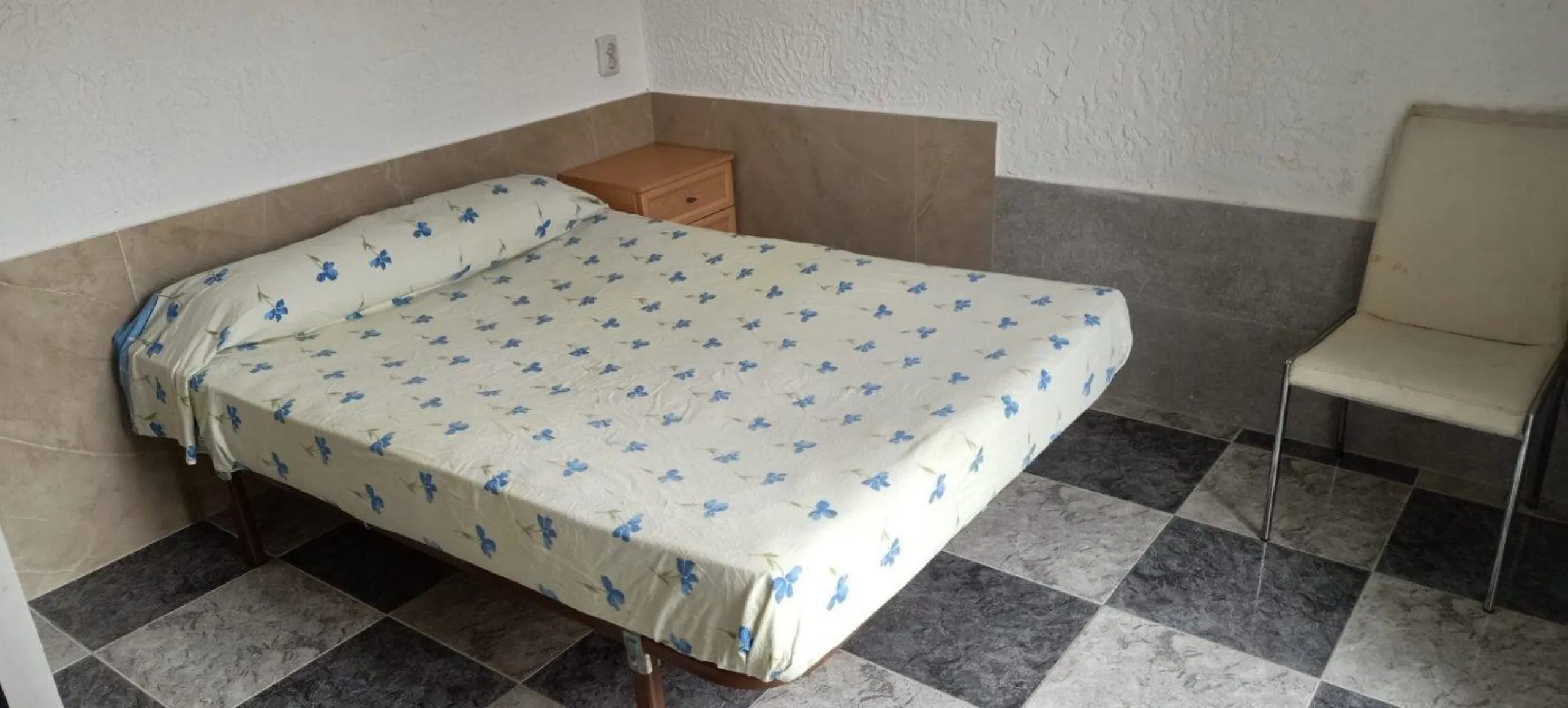 Two studios with tenants for sale