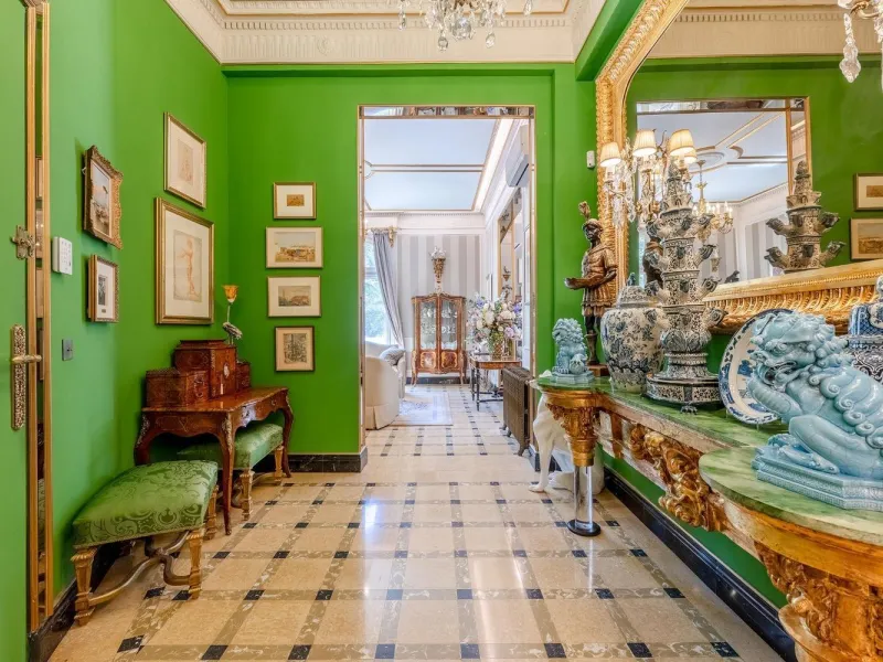 A True Work of Art: An Exclusive Designer Apartment with Outstanding Details and an Antique Collection in Sant Gervasi, Barcelona