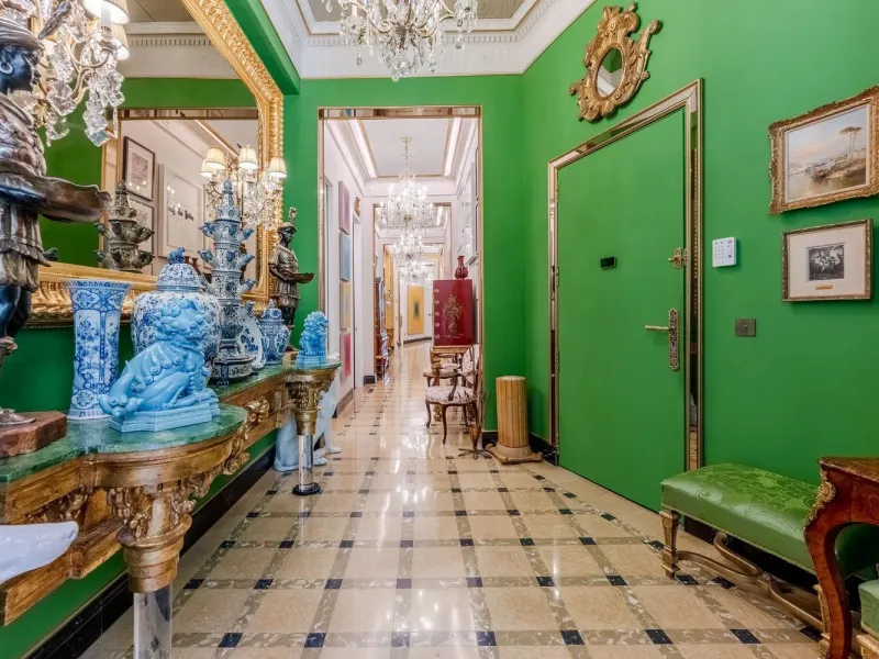 A True Work of Art: An Exclusive Designer Apartment with Outstanding Details and an Antique Collection in Sant Gervasi, Barcelona