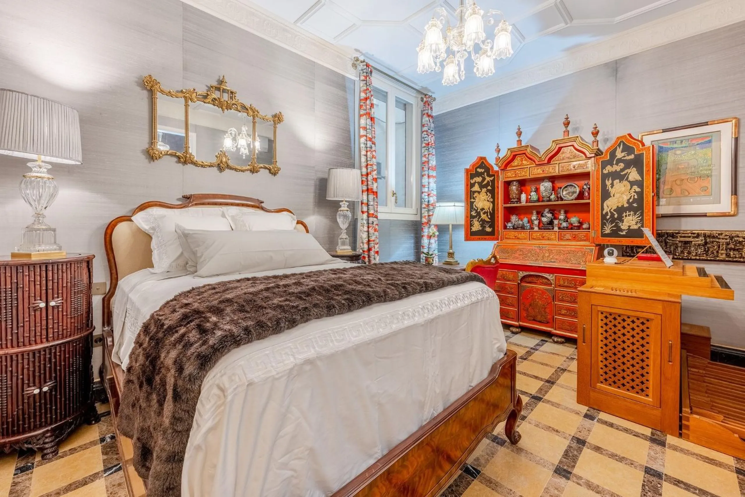 A True Work of Art: An Exclusive Designer Apartment with Outstanding Details and an Antique Collection in Sant Gervasi, Barcelona
