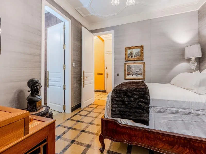 A True Work of Art: An Exclusive Designer Apartment with Outstanding Details and an Antique Collection in Sant Gervasi, Barcelona