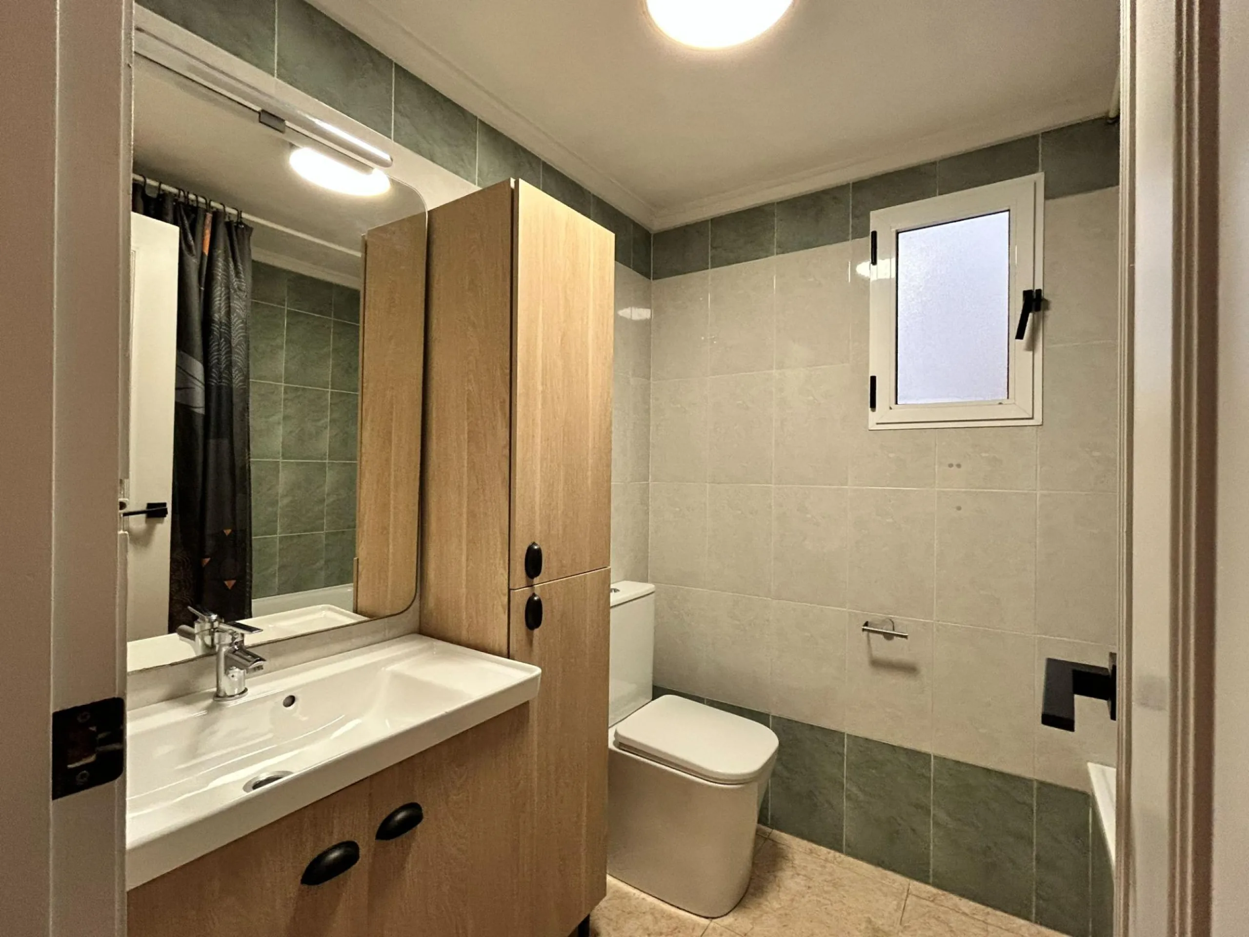 APARTMENT IN TORREVIEJA CENTER: 2 BEDROOMS, 1 BATHROOM, POOL