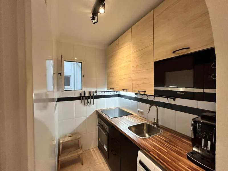 APARTMENT IN TORREVIEJA CENTER: 2 BEDROOMS, 1 BATHROOM, POOL