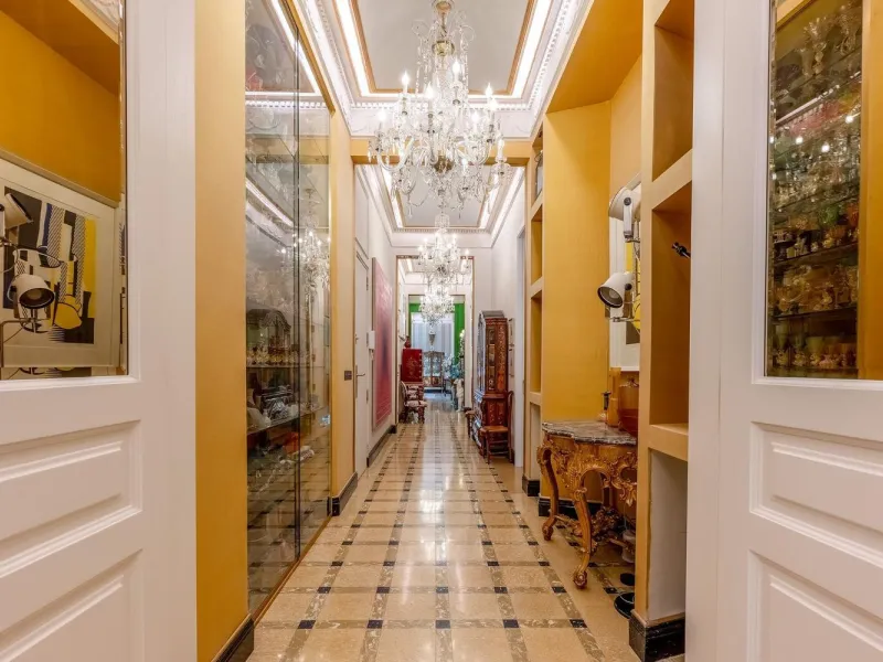 A True Work of Art: An Exclusive Designer Apartment with Outstanding Details and an Antique Collection in Sant Gervasi, Barcelona