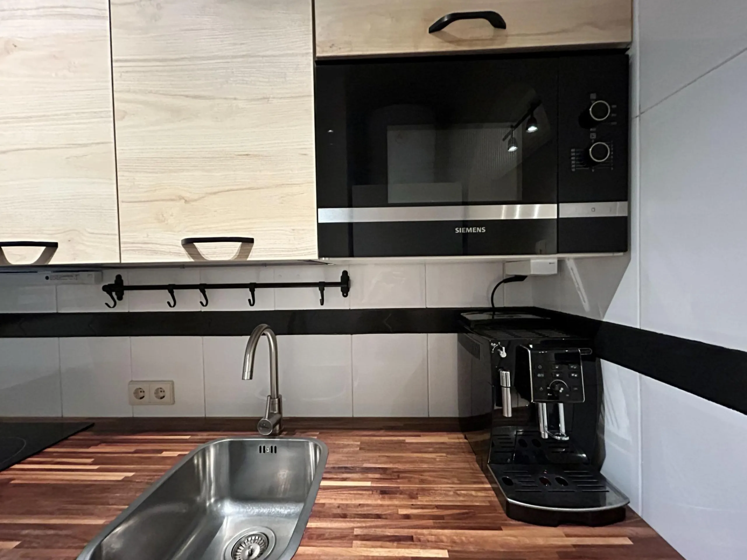 APARTMENT IN TORREVIEJA CENTER: 2 BEDROOMS, 1 BATHROOM, POOL