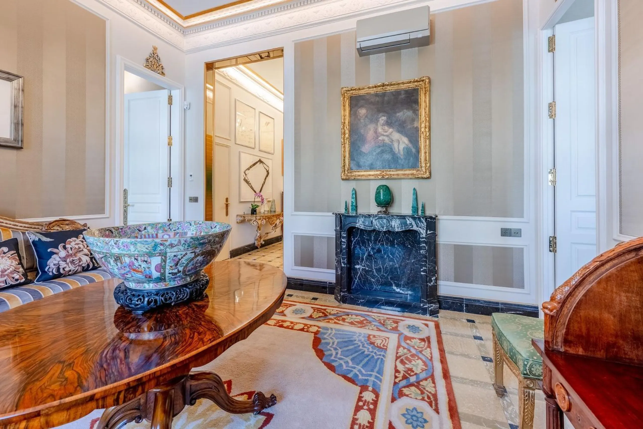 A True Work of Art: An Exclusive Designer Apartment with Outstanding Details and an Antique Collection in Sant Gervasi, Barcelona