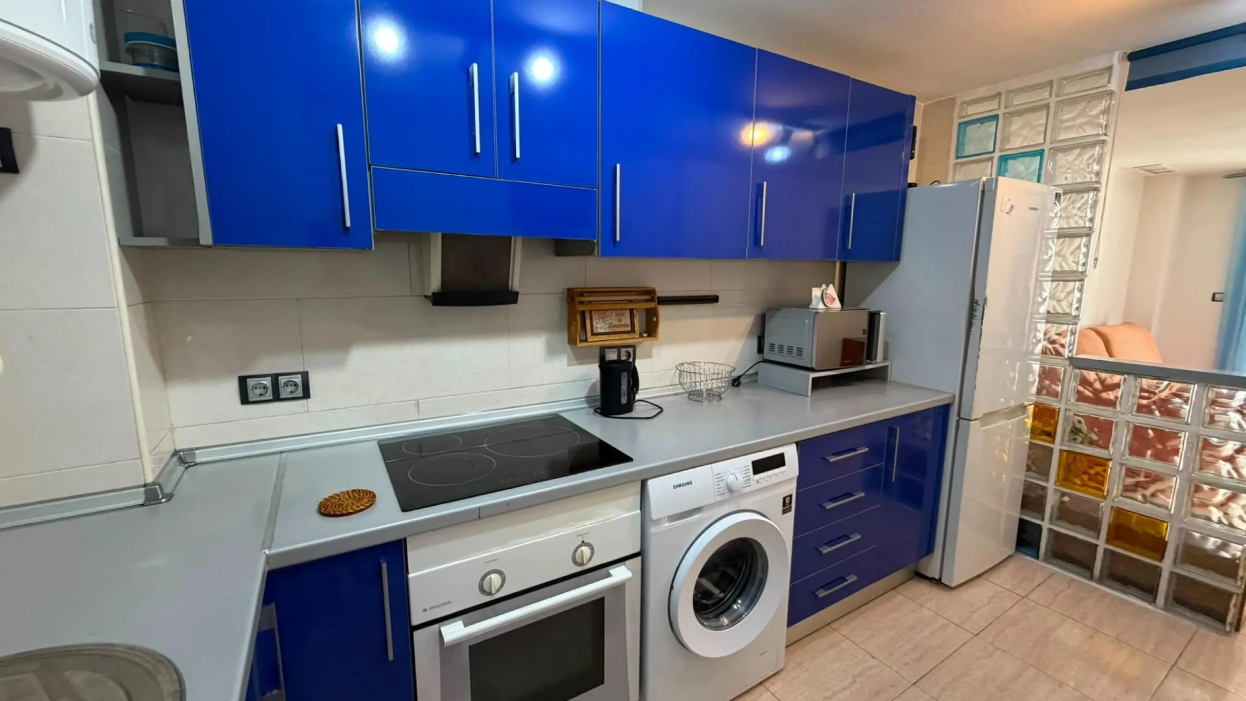 APARTAMENTO DE 72M2. 2 DORMITORIOS 1 BAÑO. LISTO PARA ENTRAR A VIVIR