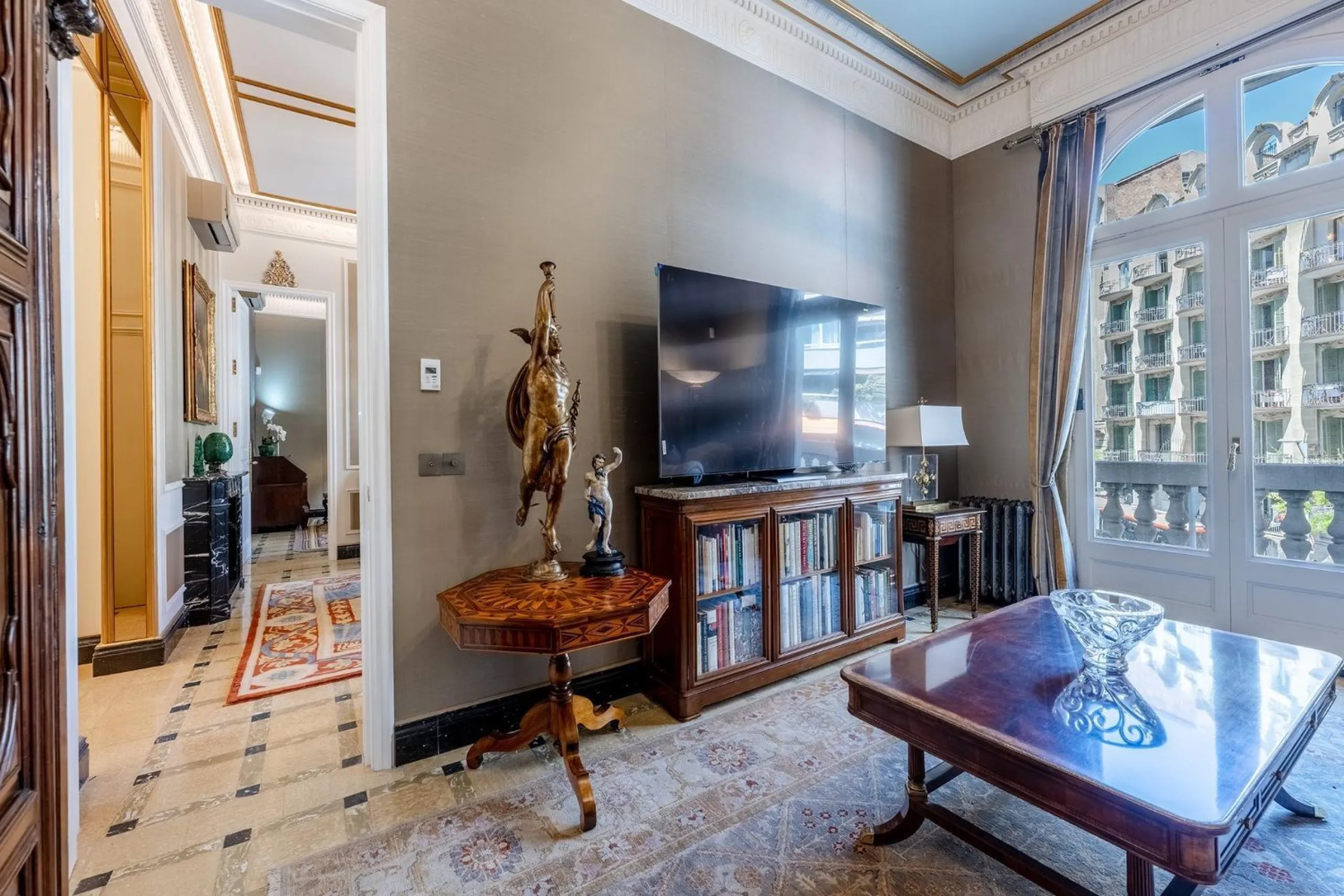 A True Work of Art: An Exclusive Designer Apartment with Outstanding Details and an Antique Collection in Sant Gervasi, Barcelona