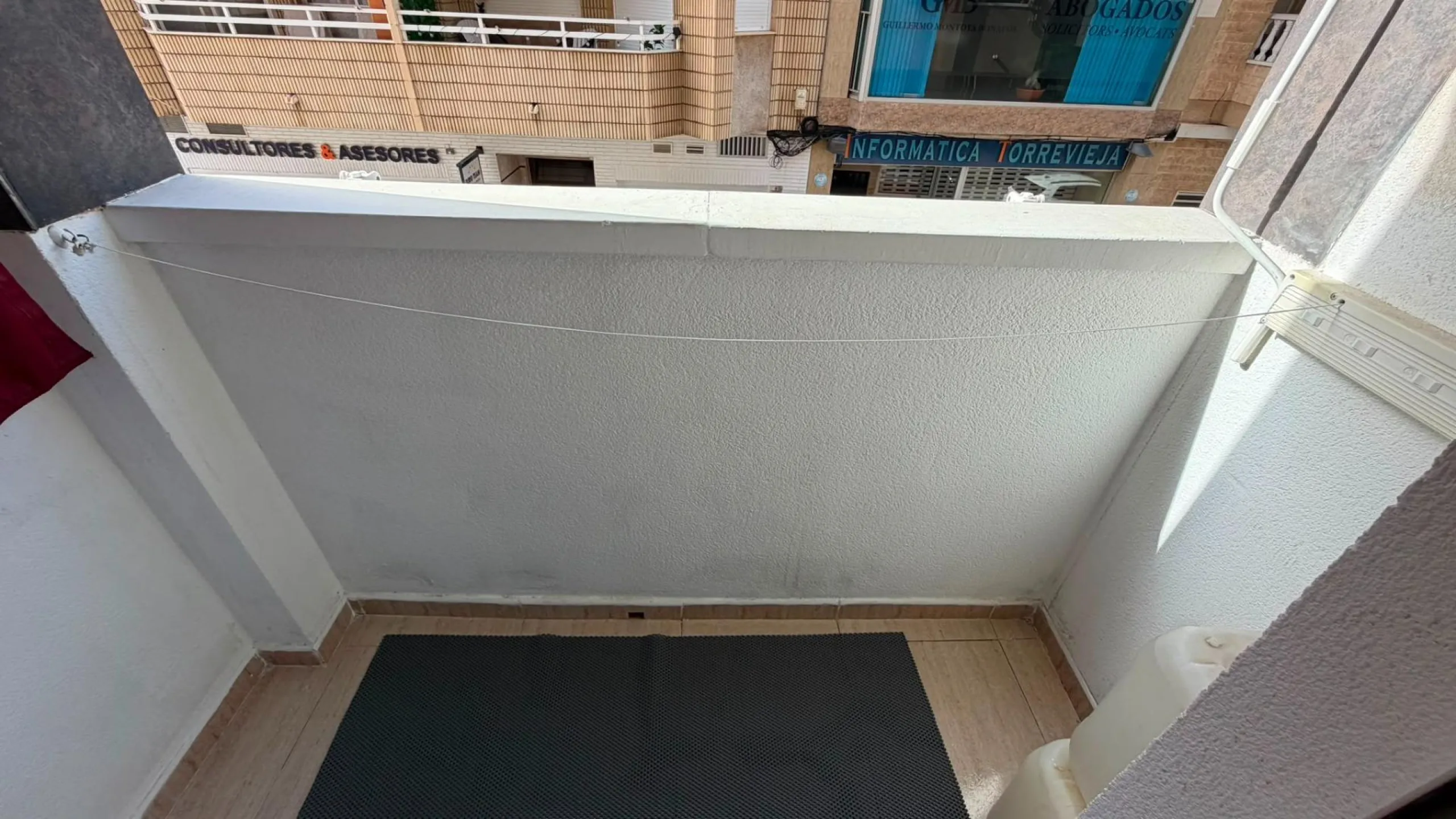 APARTAMENTO DE 72M2. 2 DORMITORIOS 1 BAÑO. LISTO PARA ENTRAR A VIVIR