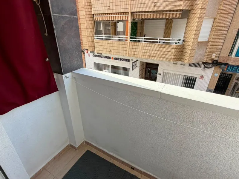 APARTAMENTO DE 72M2. 2 DORMITORIOS 1 BAÑO. LISTO PARA ENTRAR A VIVIR