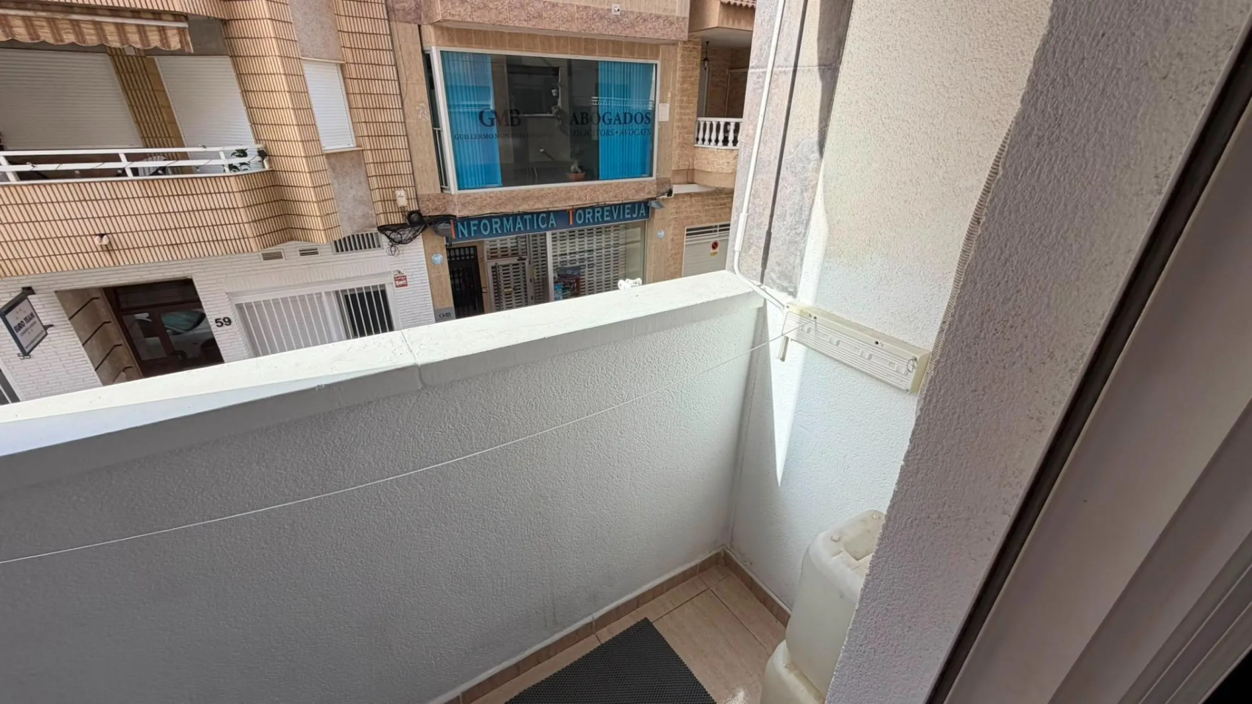 APARTAMENTO DE 72M2. 2 DORMITORIOS 1 BAÑO. LISTO PARA ENTRAR A VIVIR