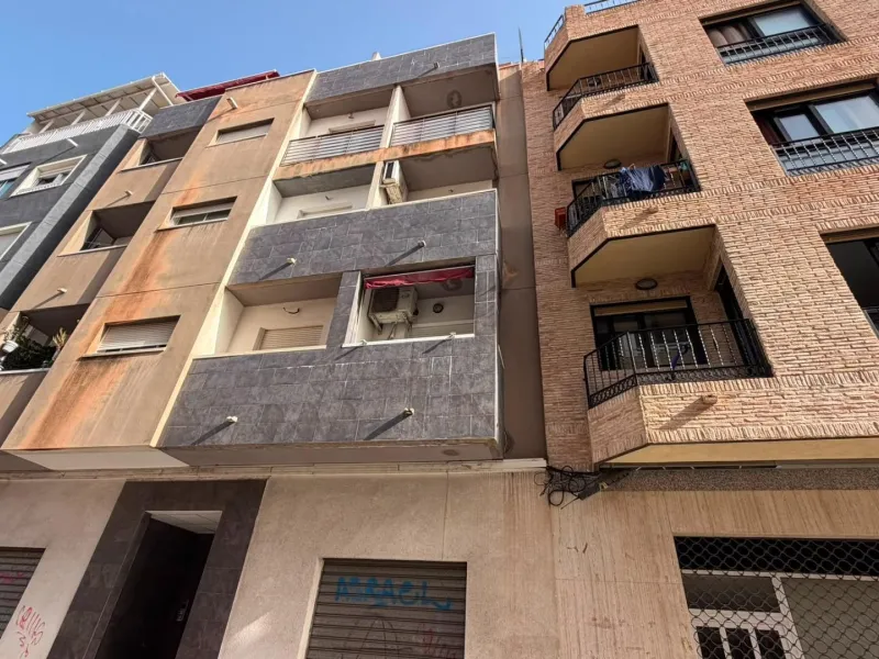 APARTAMENTO DE 72M2. 2 DORMITORIOS 1 BAÑO. LISTO PARA ENTRAR A VIVIR