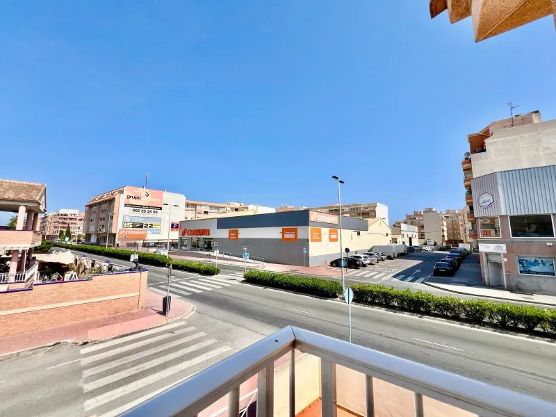 SUN ALL YEAR ROUND! UPPER FLOOR BUNGALOW WITH PRIVATE SOLARIUM OF 20m2 + GARDEN OF 50m2 + POOL