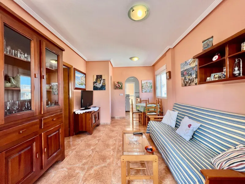SUN ALL YEAR ROUND! UPPER FLOOR BUNGALOW WITH PRIVATE SOLARIUM OF 20m2 + GARDEN OF 50m2 + POOL