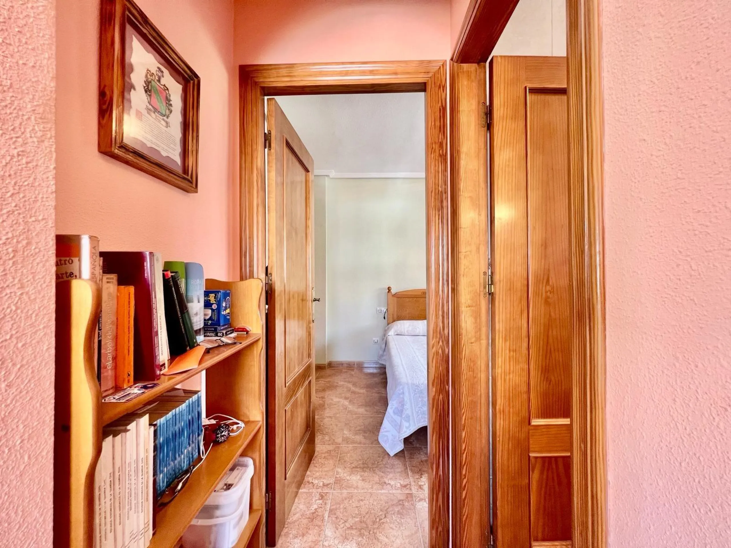 SUN ALL YEAR ROUND! UPPER FLOOR BUNGALOW WITH PRIVATE SOLARIUM OF 20m2 + GARDEN OF 50m2 + POOL
