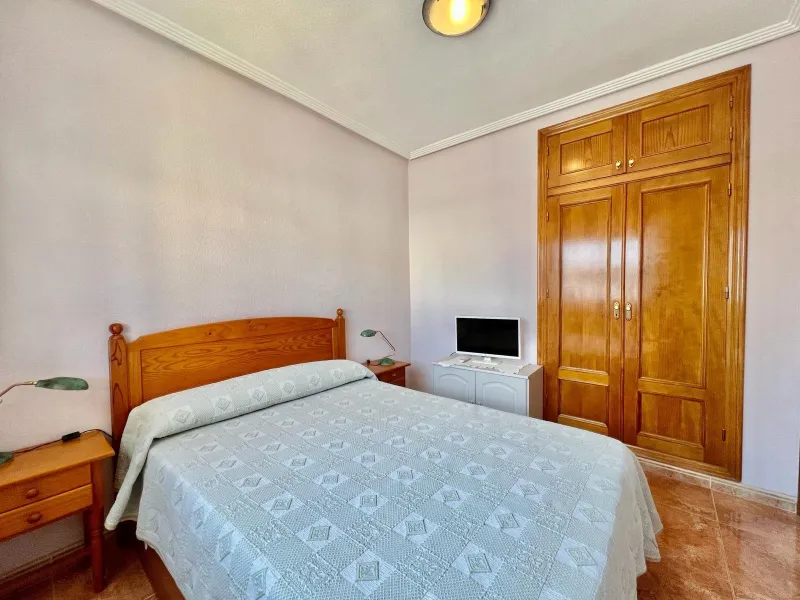 SUN ALL YEAR ROUND! UPPER FLOOR BUNGALOW WITH PRIVATE SOLARIUM OF 20m2 + GARDEN OF 50m2 + POOL