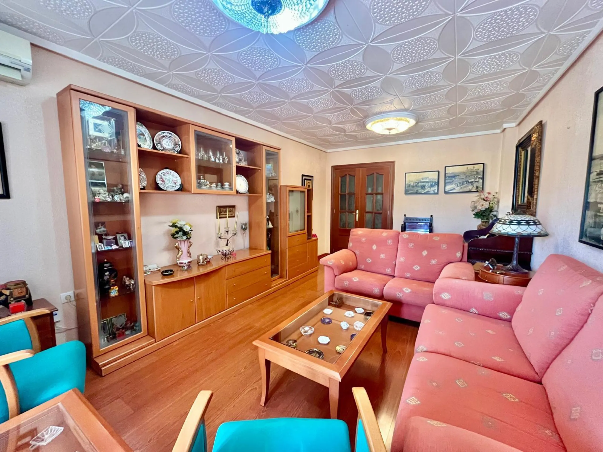Amplia vivienda de 3 dormitorios en pleno centro de Torrevieja, junto al puerto y La Plasa