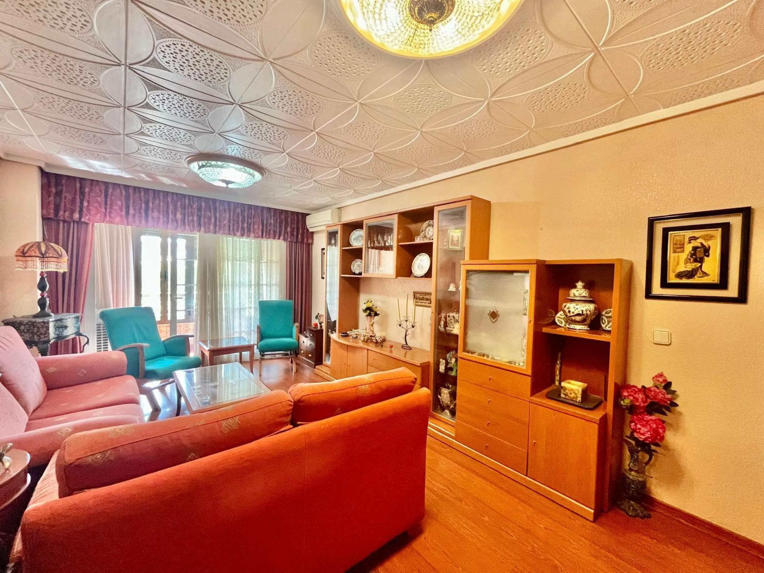 Amplia vivienda de 3 dormitorios en pleno centro de Torrevieja, junto al puerto y La Plasa