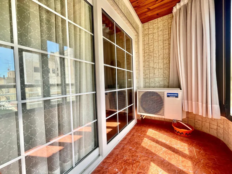 Amplia vivienda de 3 dormitorios en pleno centro de Torrevieja, junto al puerto y La Plasa