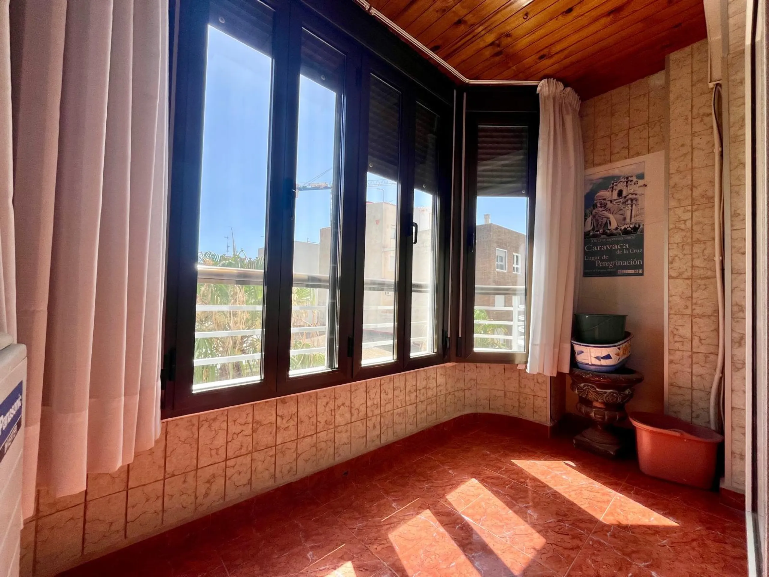 Amplia vivienda de 3 dormitorios en pleno centro de Torrevieja, junto al puerto y La Plasa