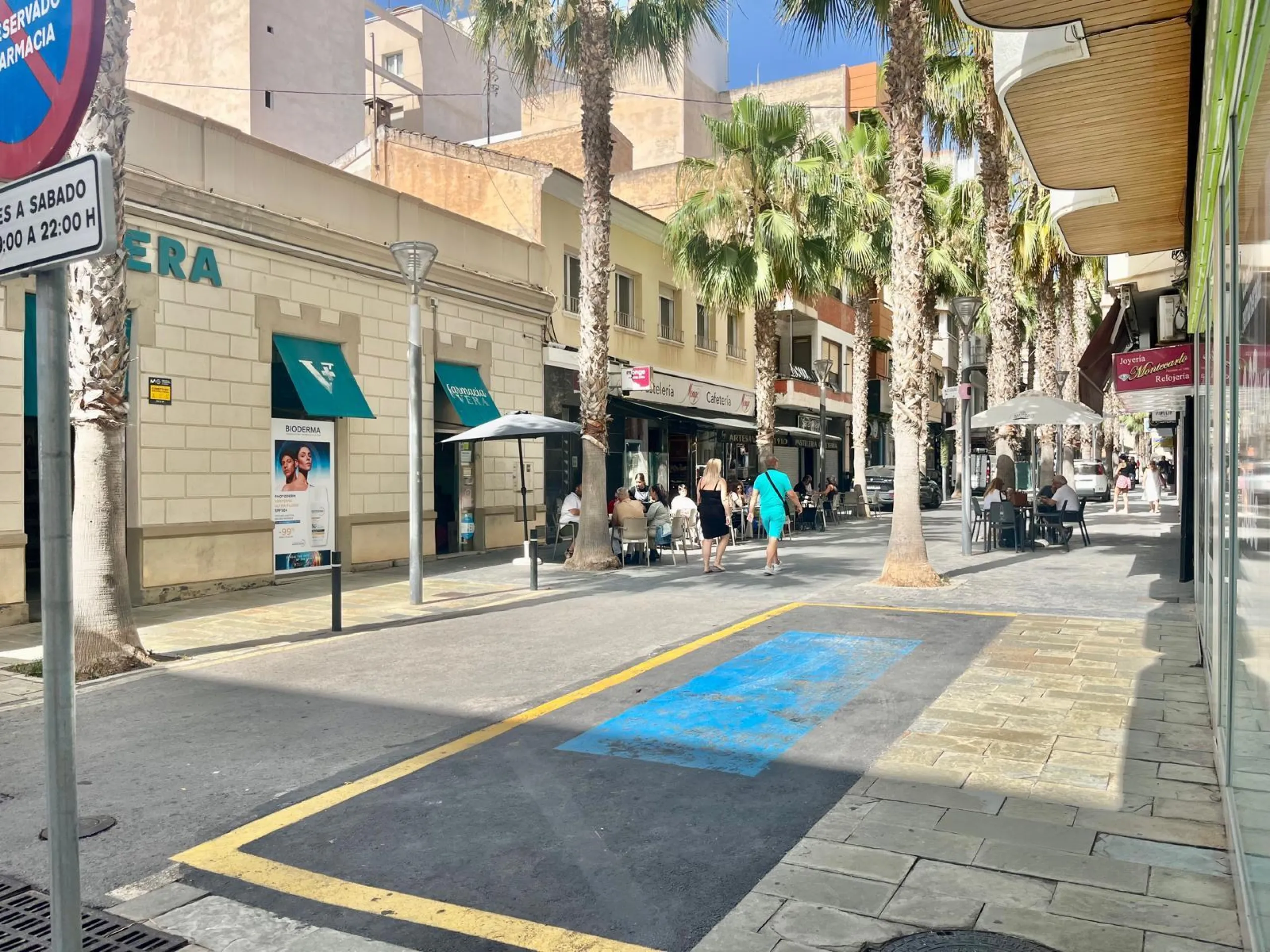 Amplia vivienda de 3 dormitorios en pleno centro de Torrevieja, junto al puerto y La Plasa