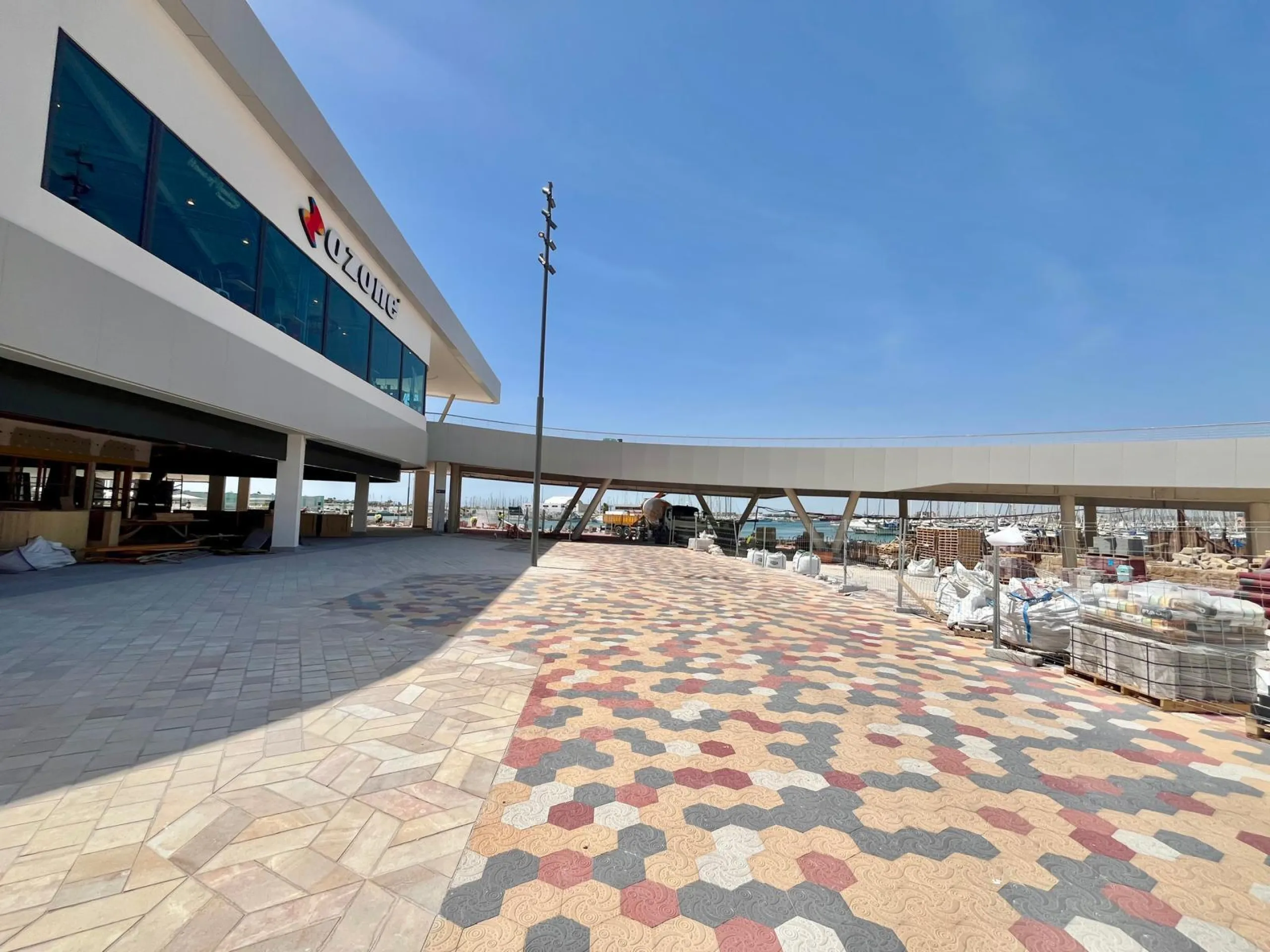 Amplia vivienda de 3 dormitorios en pleno centro de Torrevieja, junto al puerto y La Plasa