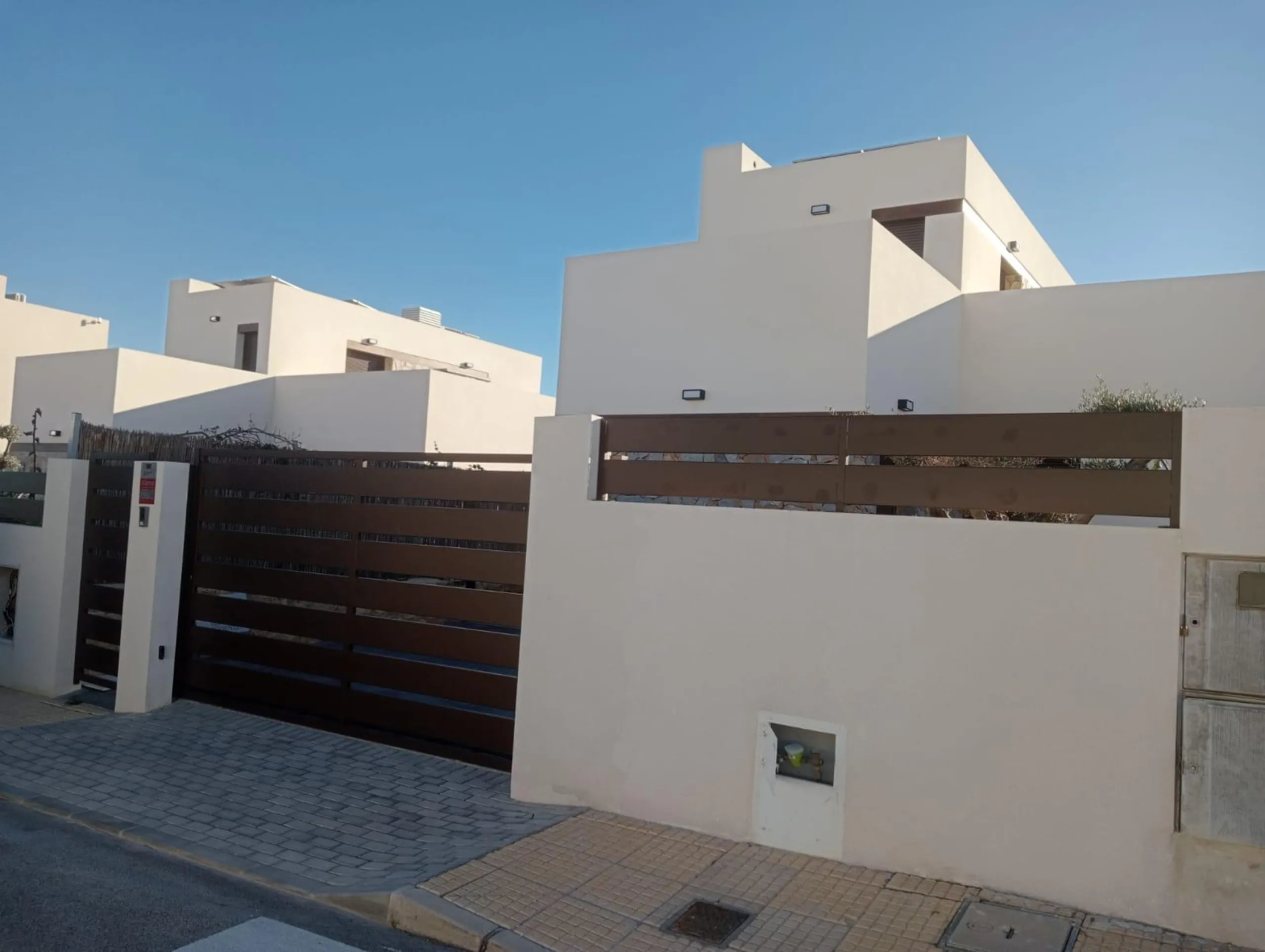 No waiting: your villa in Finestrat is already built ✨