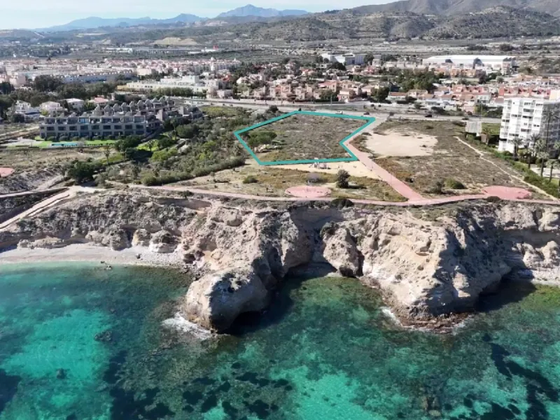 New build villas in frontline beach in El Campello 🌊