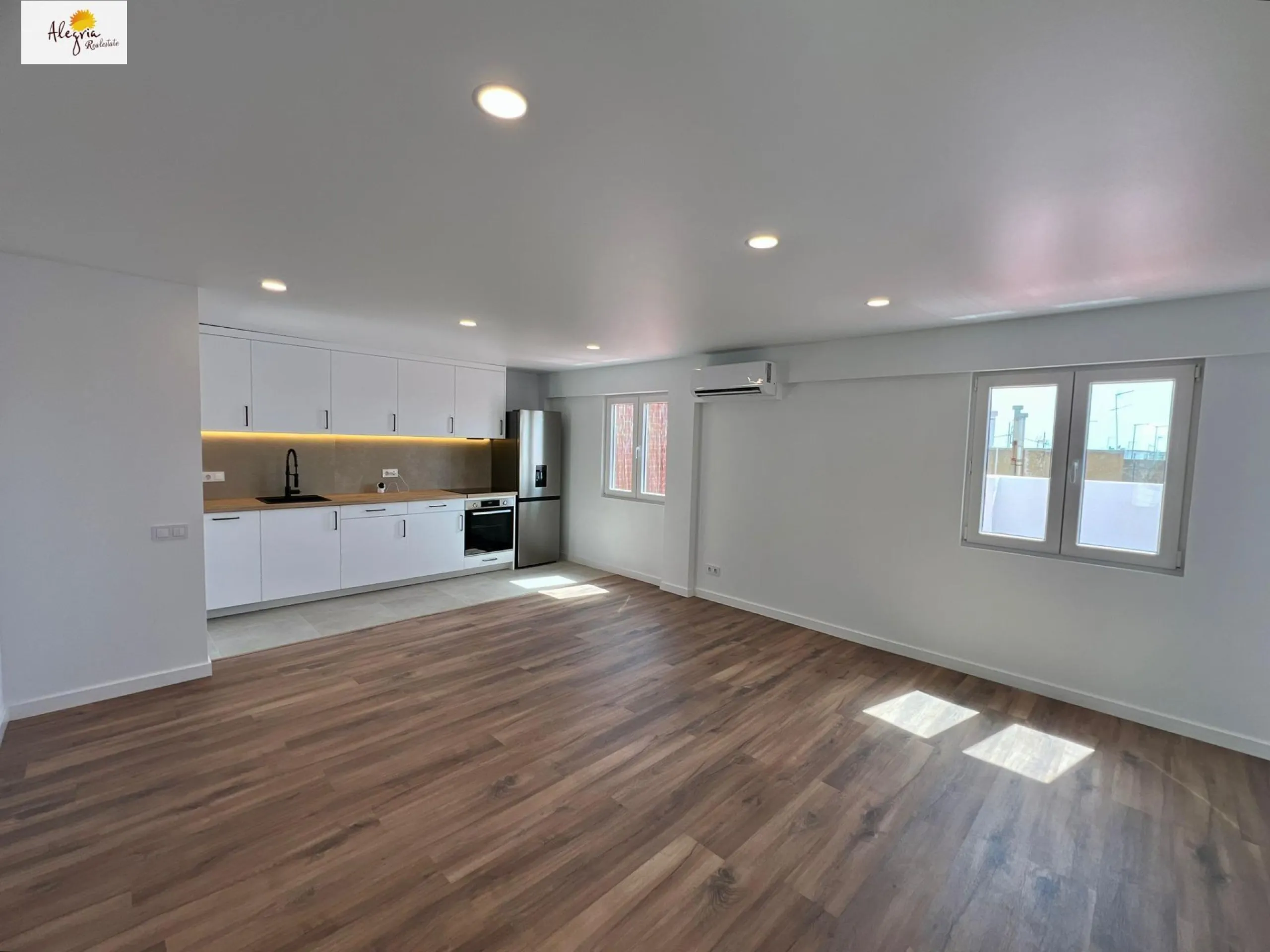 !! EXCELLENT RENOVATED PENTHOUSE IN MANISES