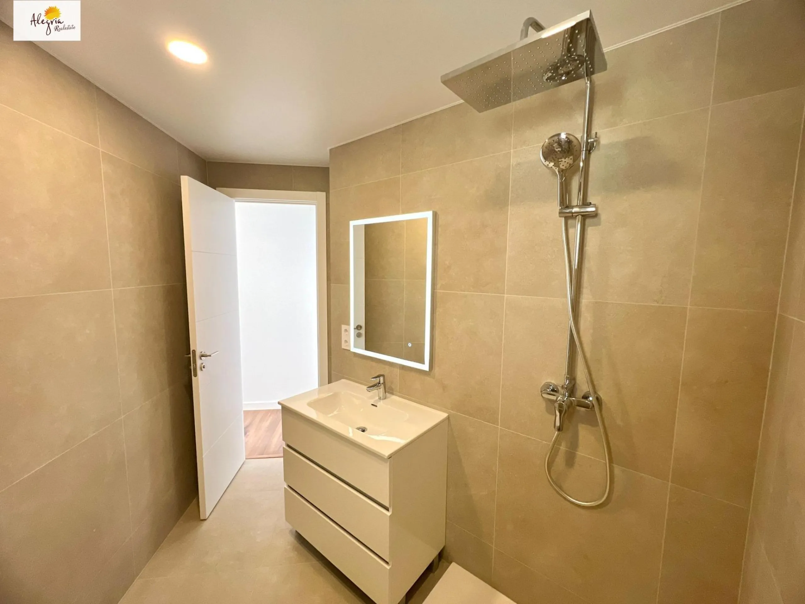 !! EXCELLENT RENOVATED PENTHOUSE IN MANISES