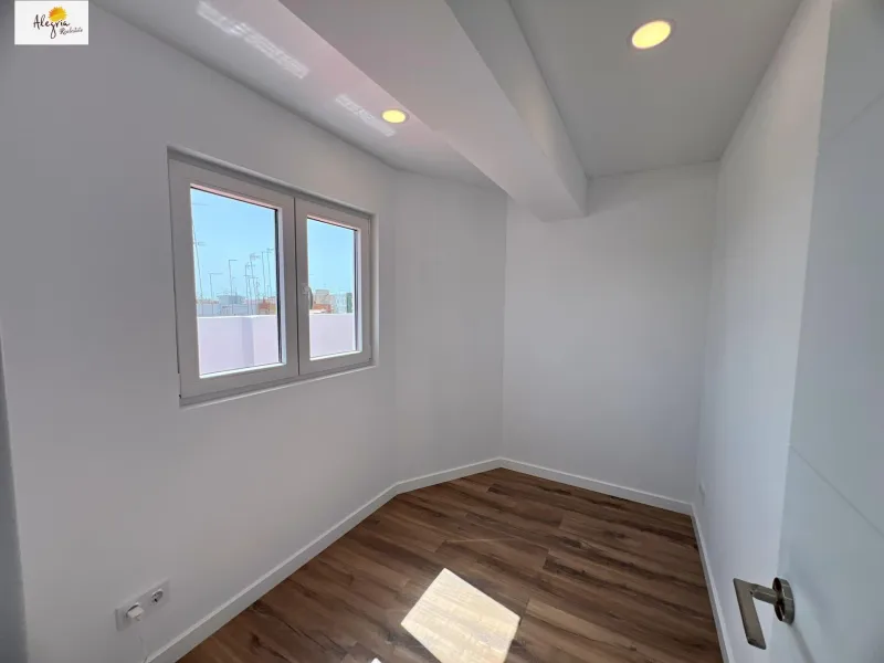 !! EXCELLENT RENOVATED PENTHOUSE IN MANISES