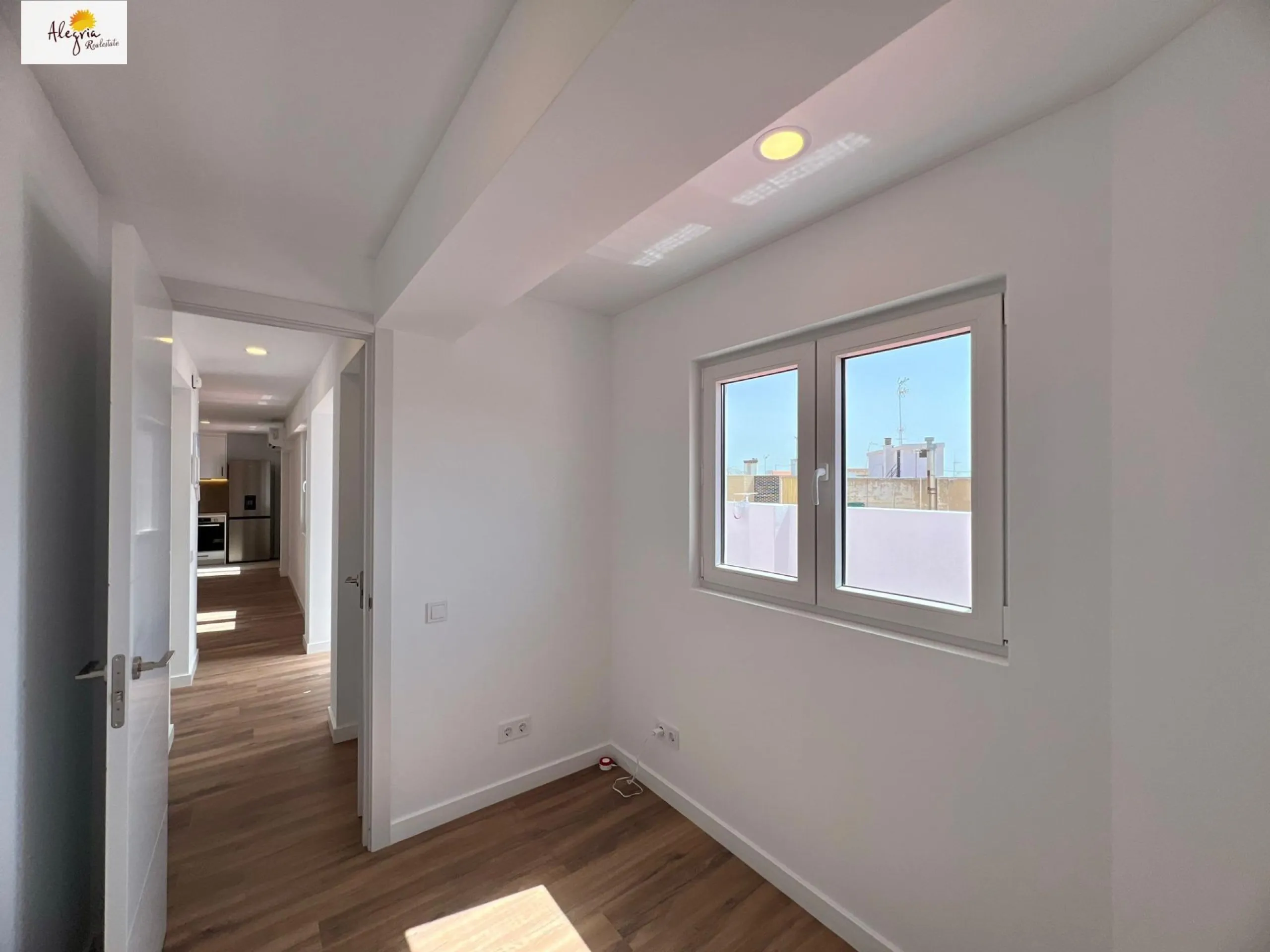 !! EXCELLENT RENOVATED PENTHOUSE IN MANISES