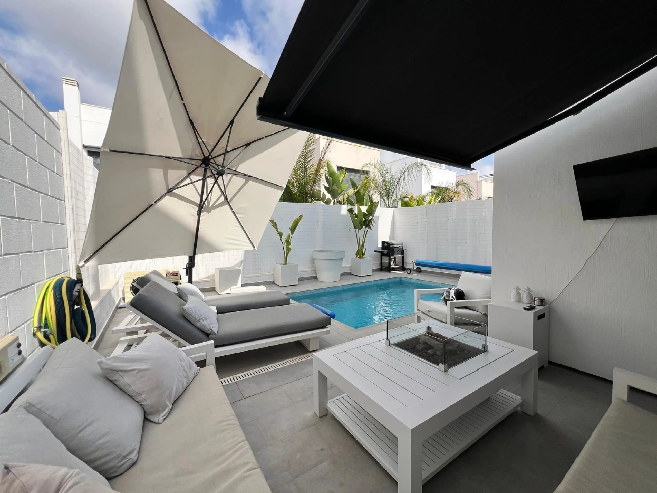 Modern 3-Bedroom Villa with Private Pool and Solarium for Sale in Orihuela Costa, Costa Blanca South