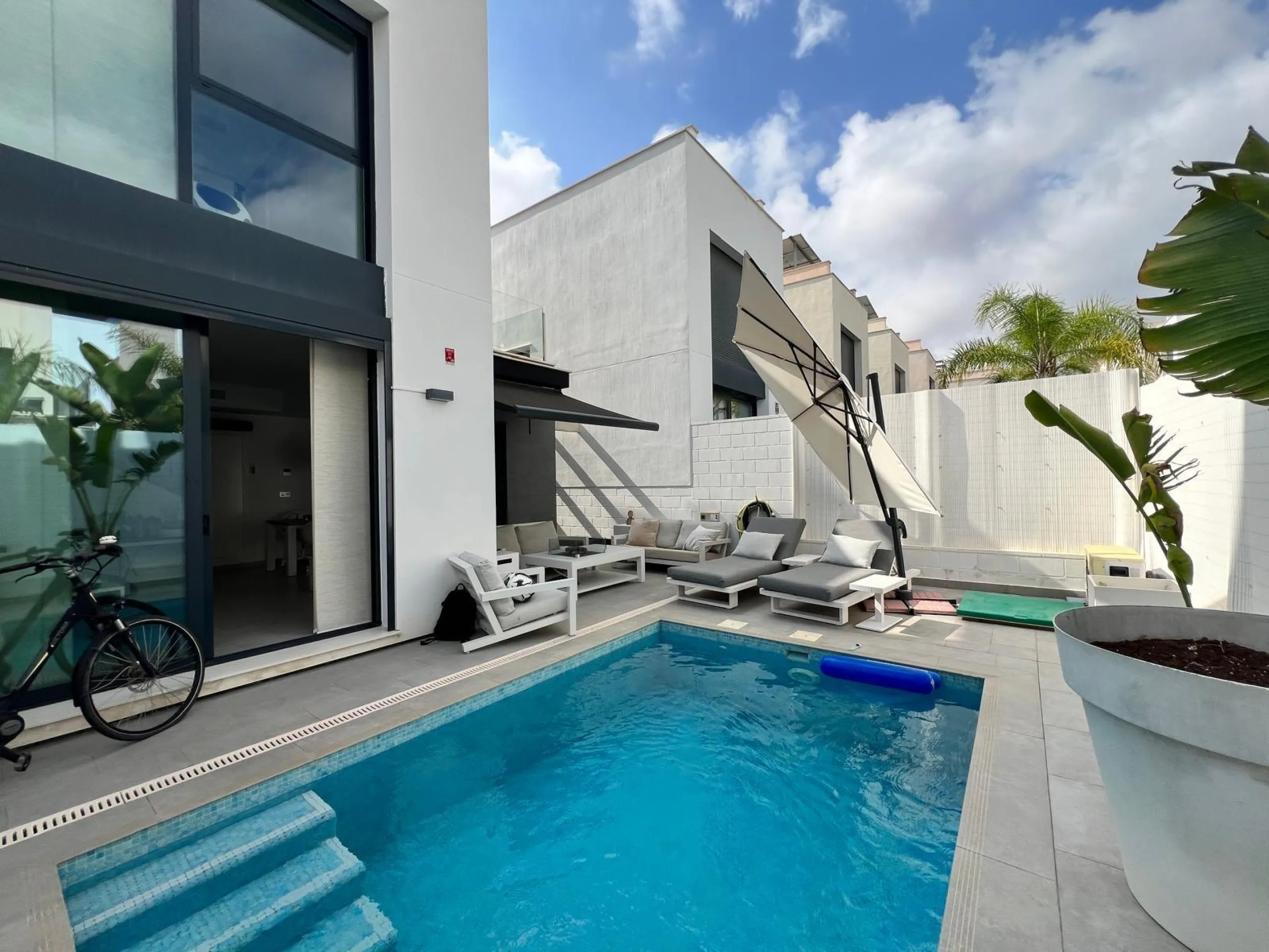 Modern 3-Bedroom Villa with Private Pool and Solarium for Sale in Orihuela Costa, Costa Blanca South