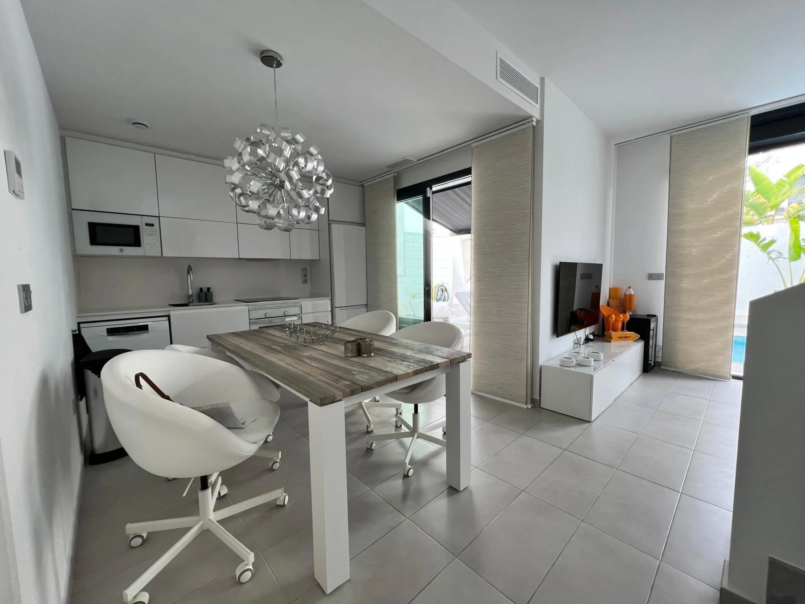 Modern 3-Bedroom Villa with Private Pool and Solarium for Sale in Orihuela Costa, Costa Blanca South