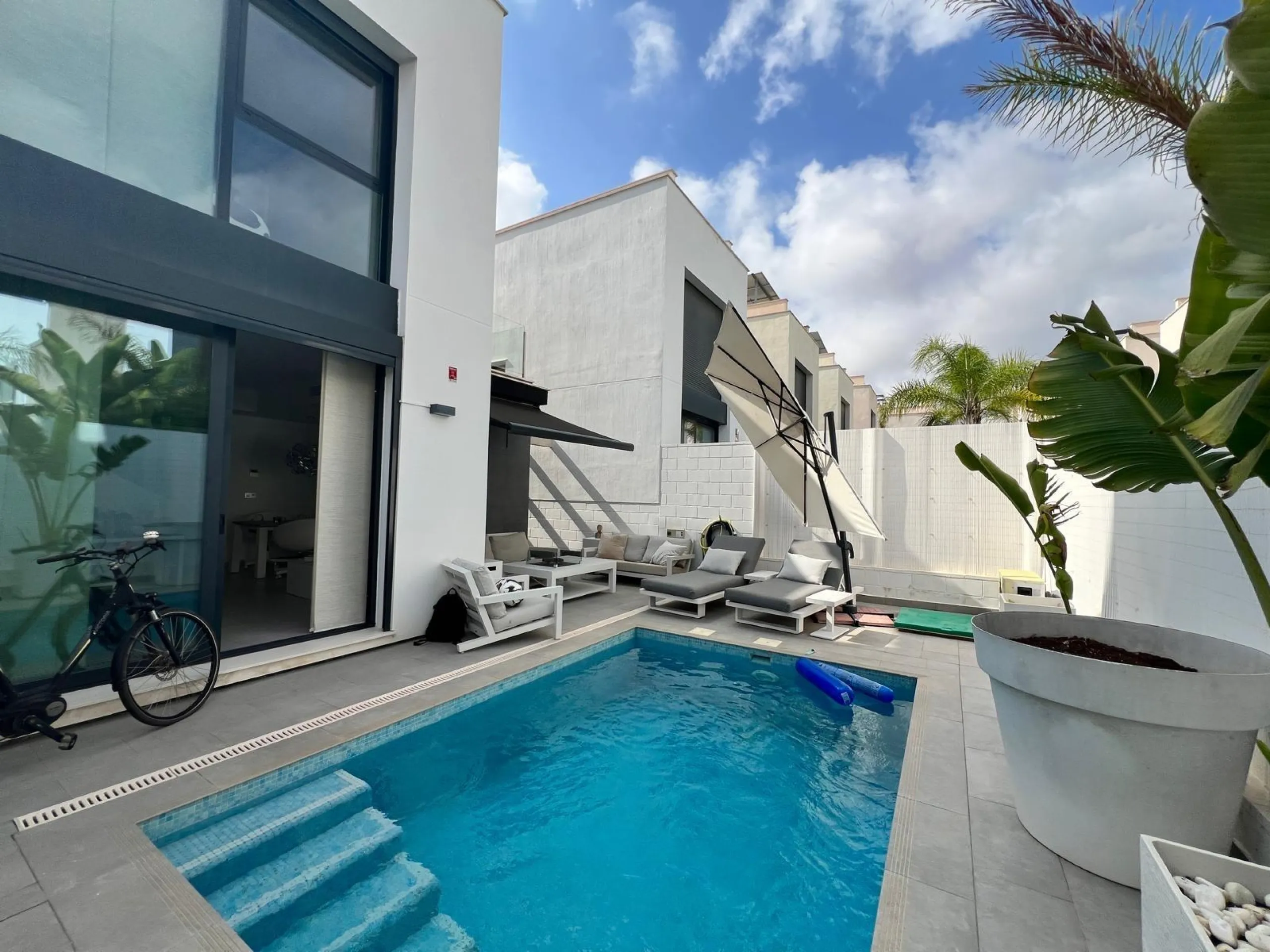 Modern 3-Bedroom Villa with Private Pool and Solarium for Sale in Orihuela Costa, Costa Blanca South