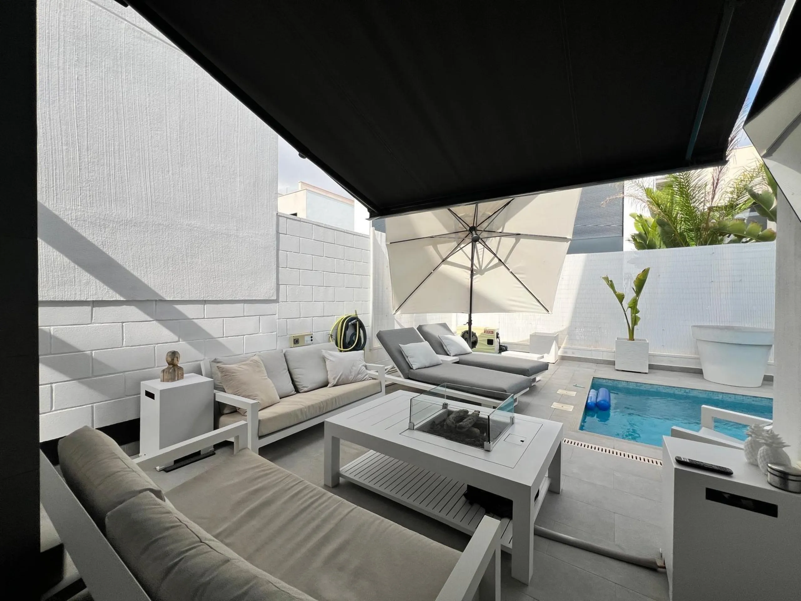 Modern 3-Bedroom Villa with Private Pool and Solarium for Sale in Orihuela Costa, Costa Blanca South