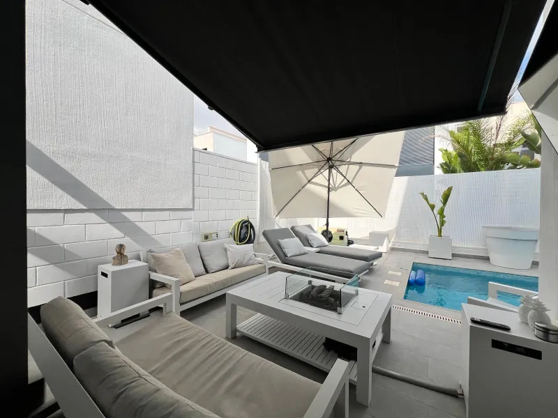 Modern 3-Bedroom Villa with Private Pool and Solarium for Sale in Orihuela Costa, Costa Blanca South