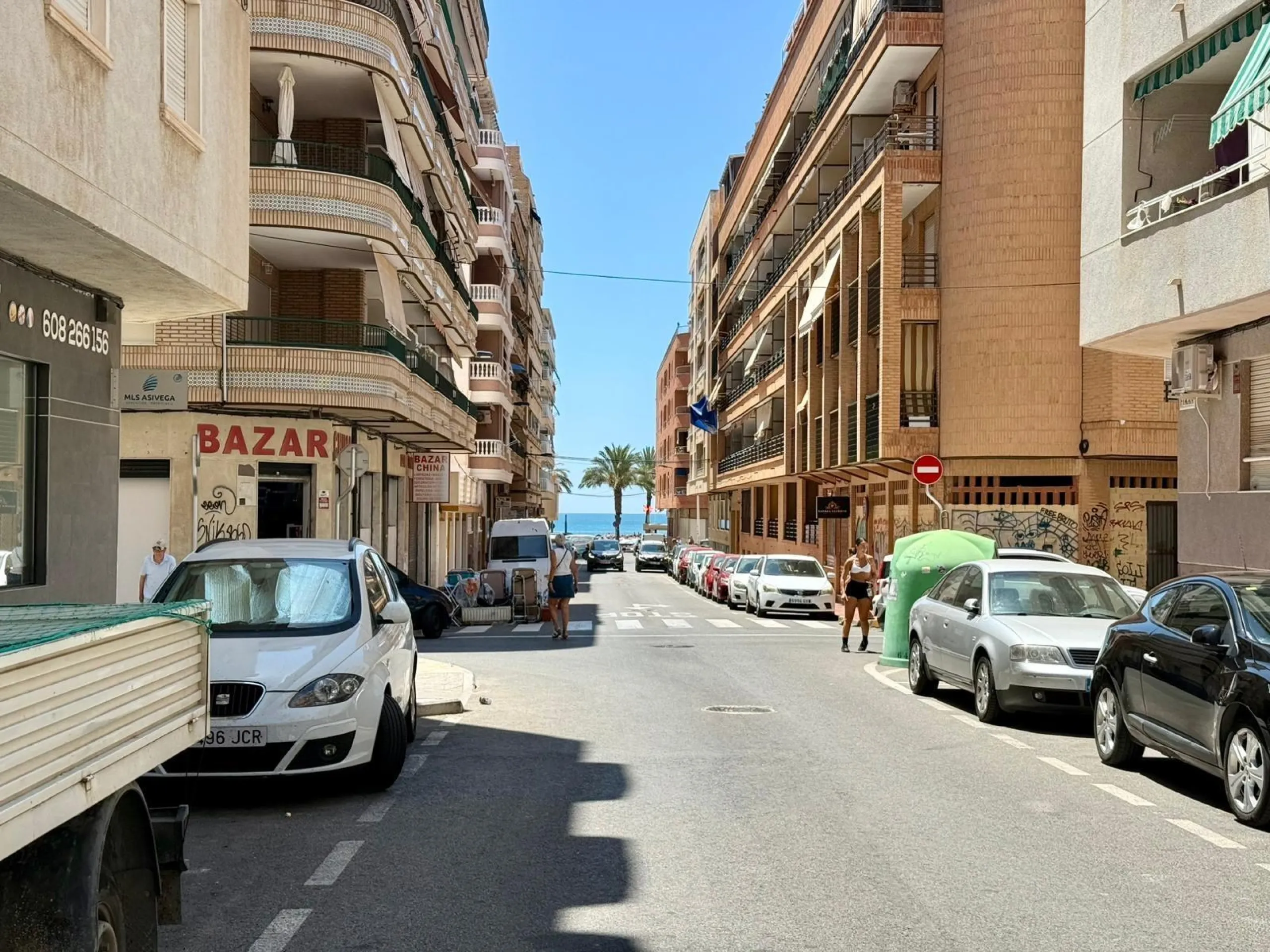 Exclusive renovated apartment with side sea views and two terraces