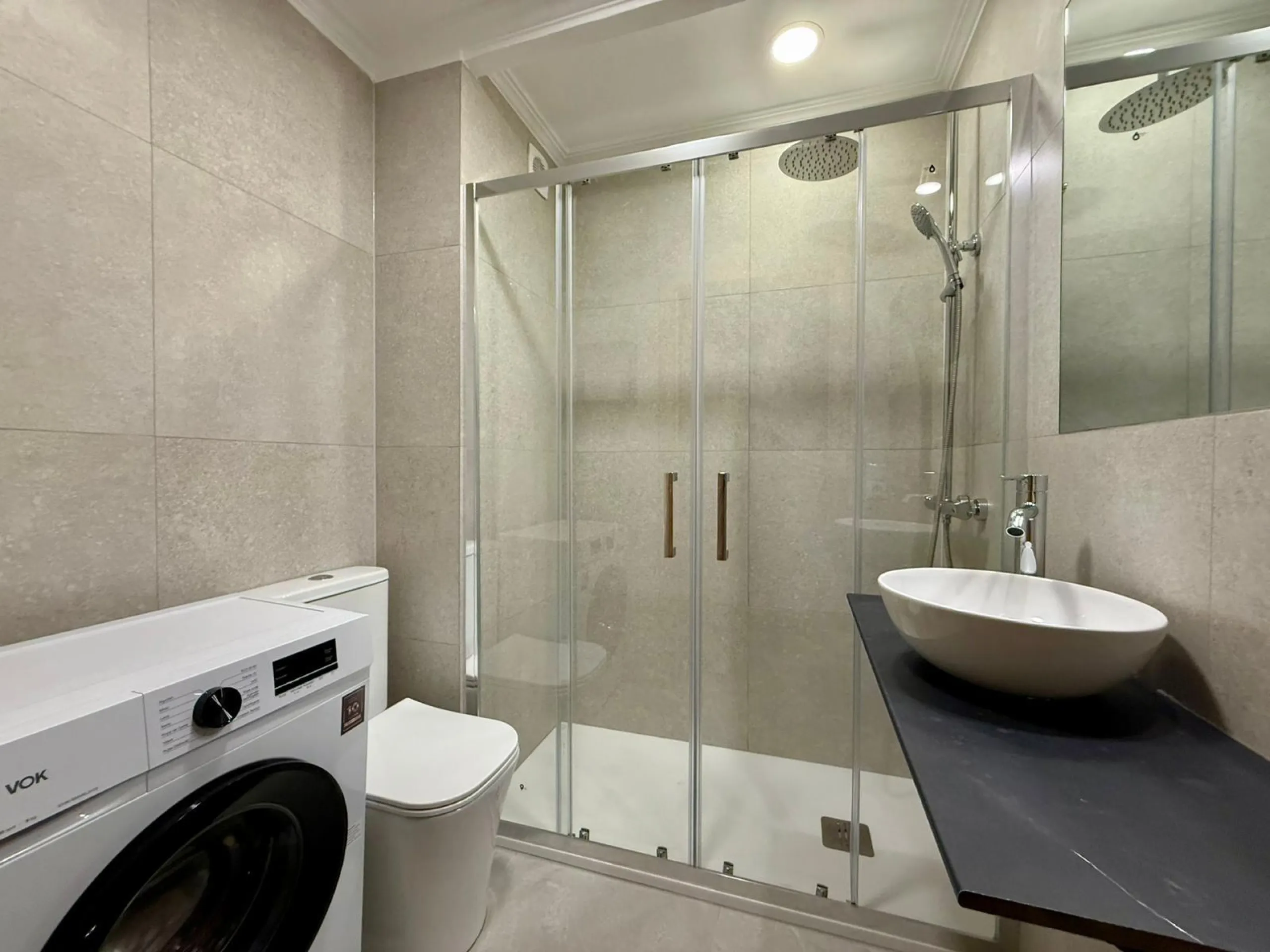 Exclusive renovated apartment with side sea views and two terraces