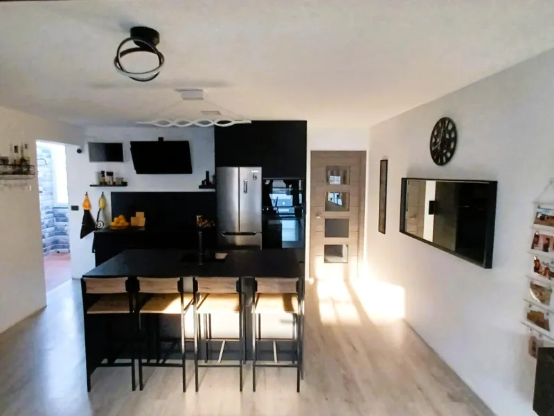 Spacious, refurbished penthouse 100 metres from the beach in Torre de la Horadada