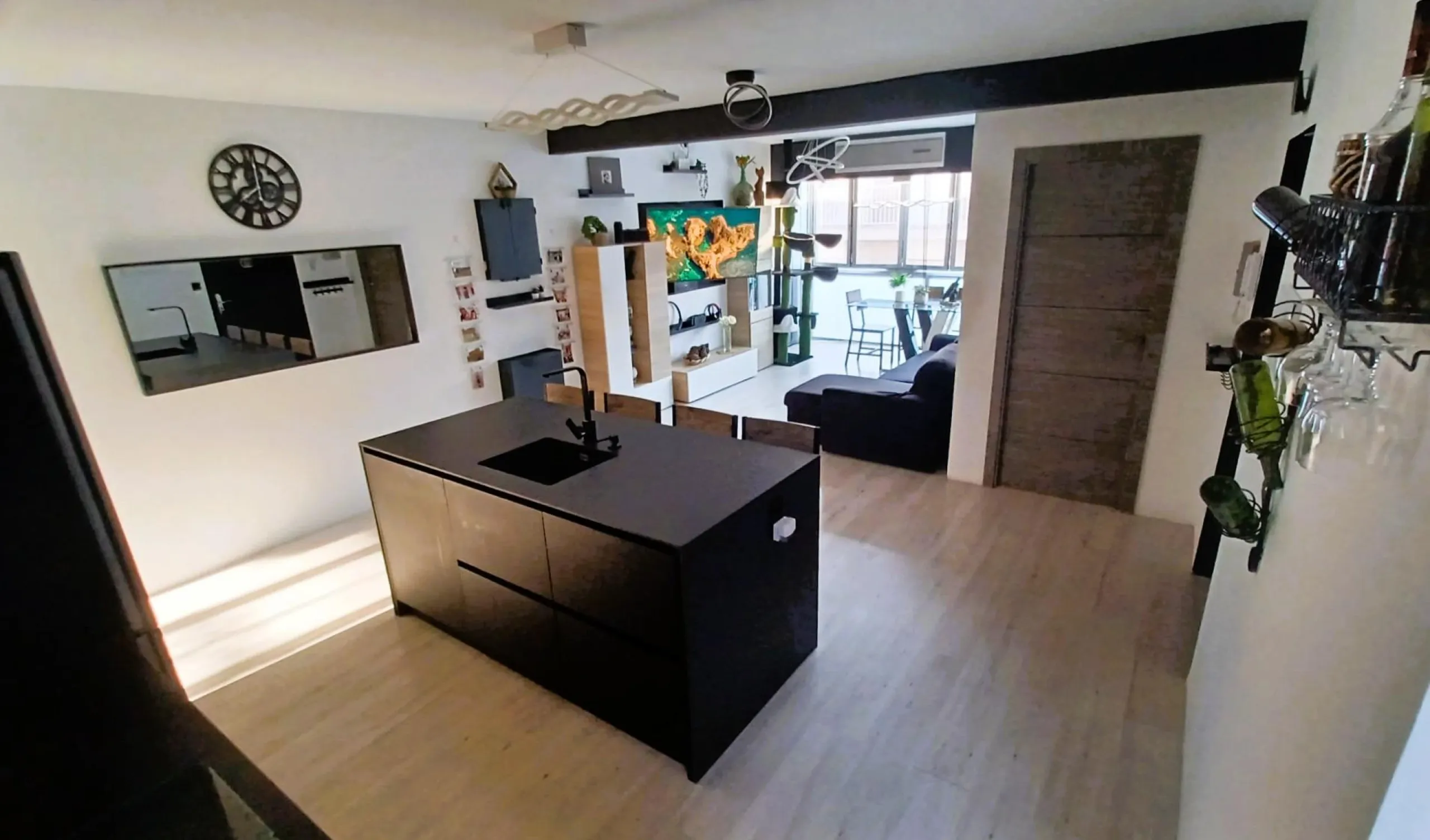 Spacious, refurbished penthouse 100 metres from the beach in Torre de la Horadada