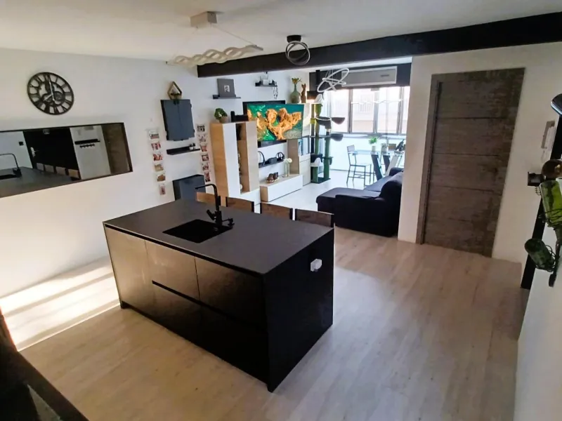 Spacious, refurbished penthouse 100 metres from the beach in Torre de la Horadada